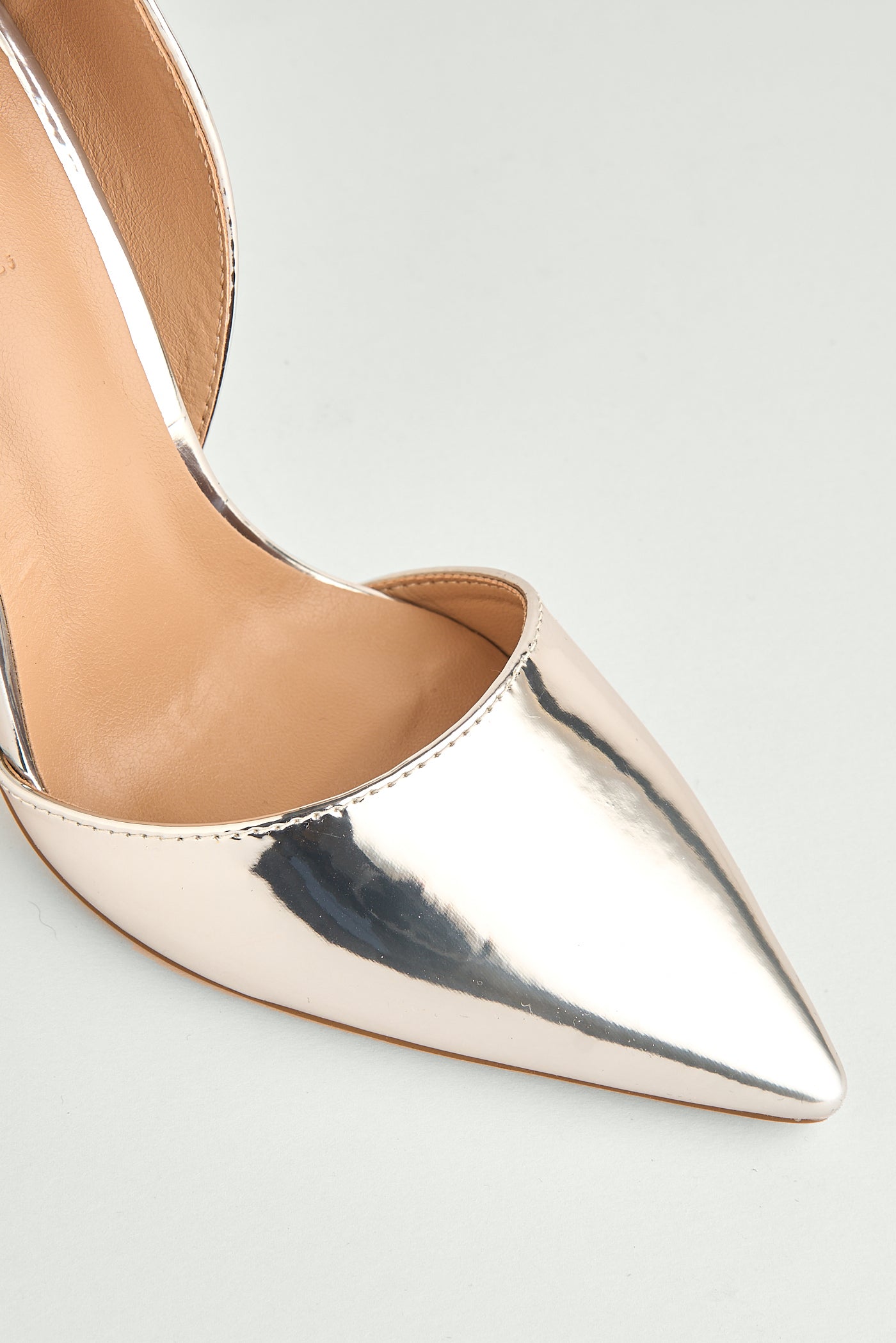 Milaya Cut-out Side Pointed Toe Court Shoes In Silver Metallic C-356-SVRMET
