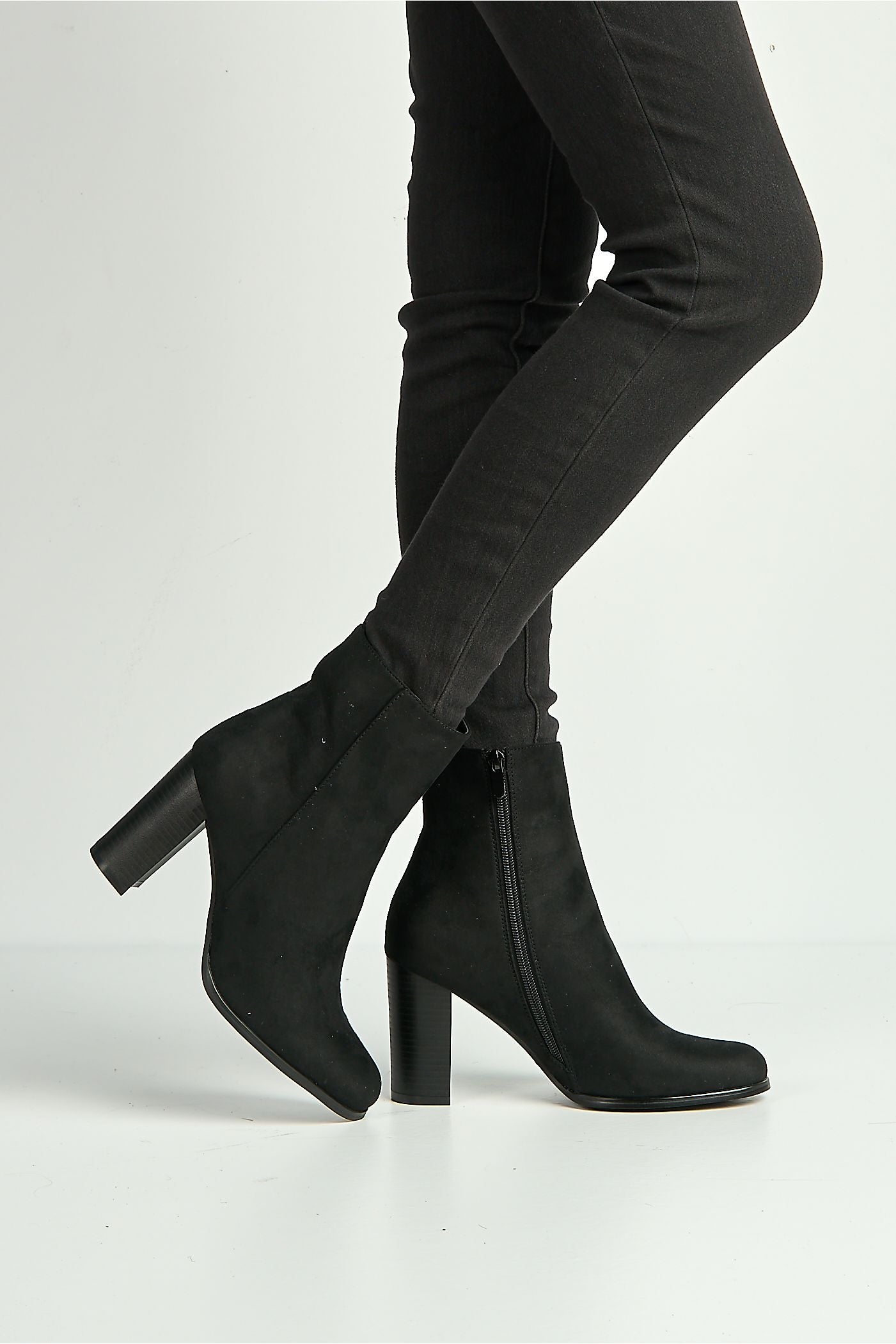 Alathea Round Toe Block Heel Ankle Boots In Black LS9810-BLKSU