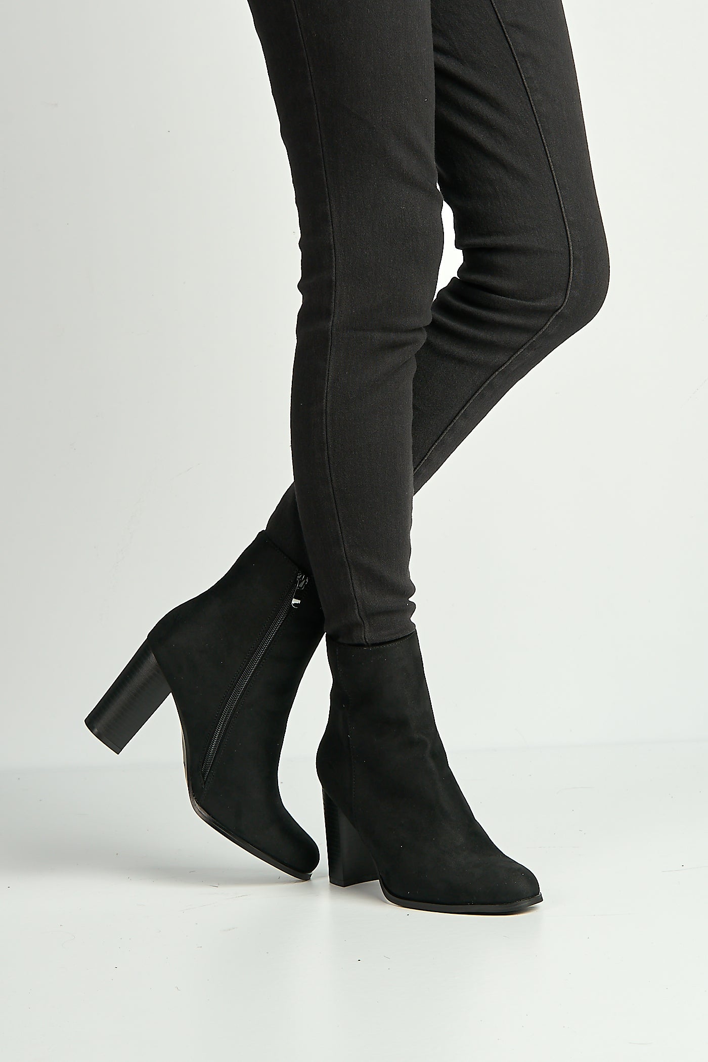 Alathea Round Toe Block Heel Ankle Boots In Black LS9810-BLKSU