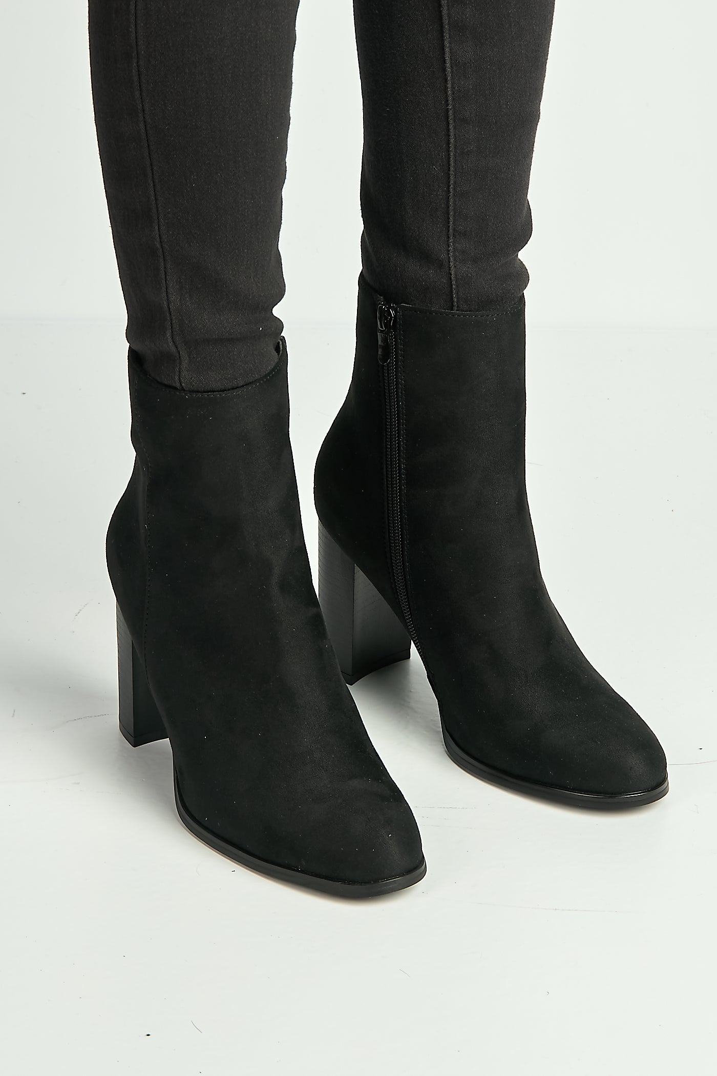 Alathea Round Toe Block Heel Ankle Boots In Black LS9810-BLKSU