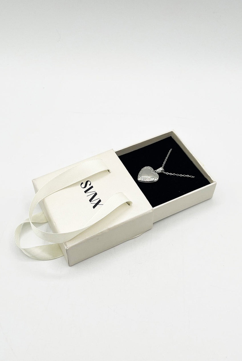 Large Heart Pendant Locket Necklace In Silver - Gift Boxed JE317521