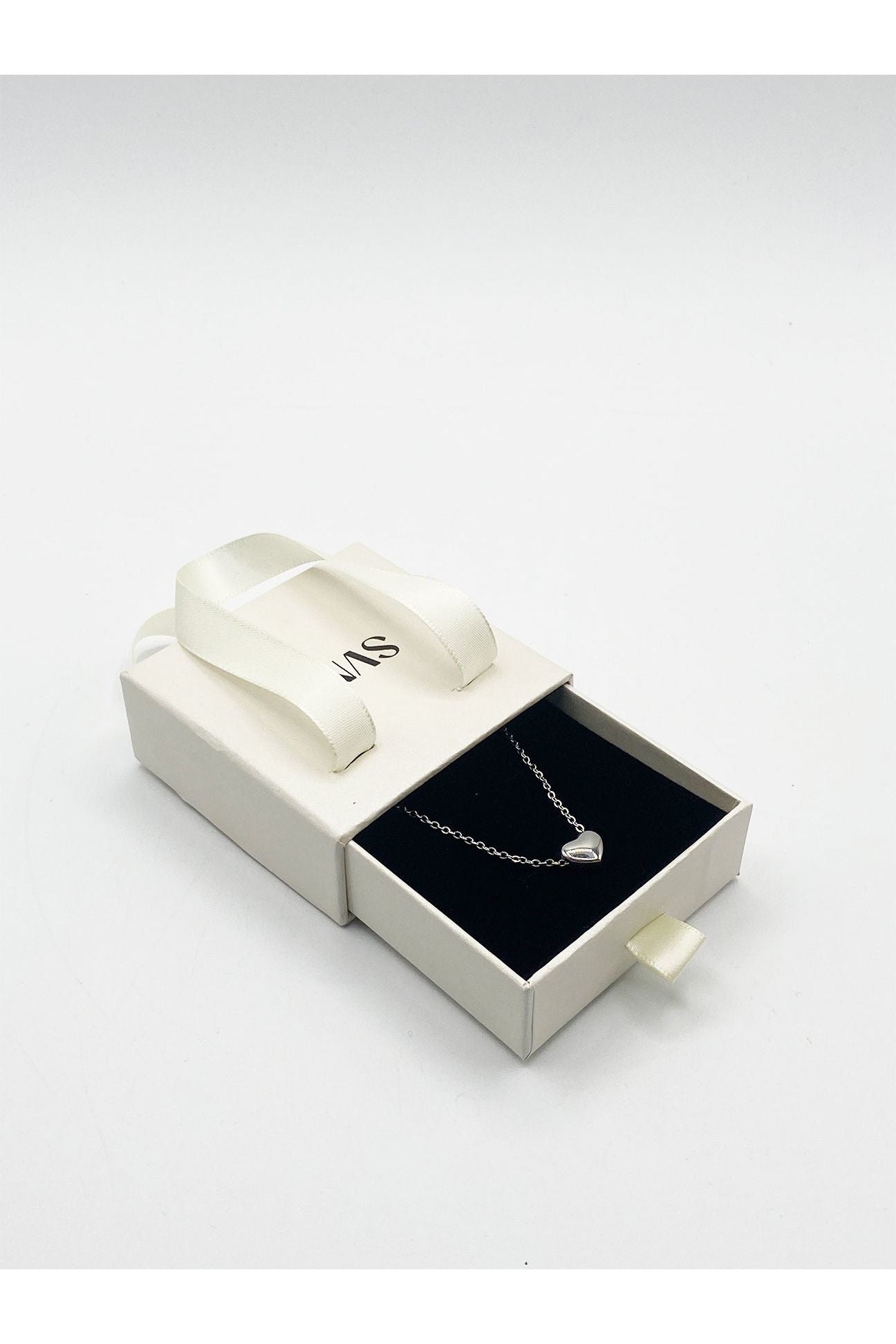 Small Heart Necklace In Silver JE400221