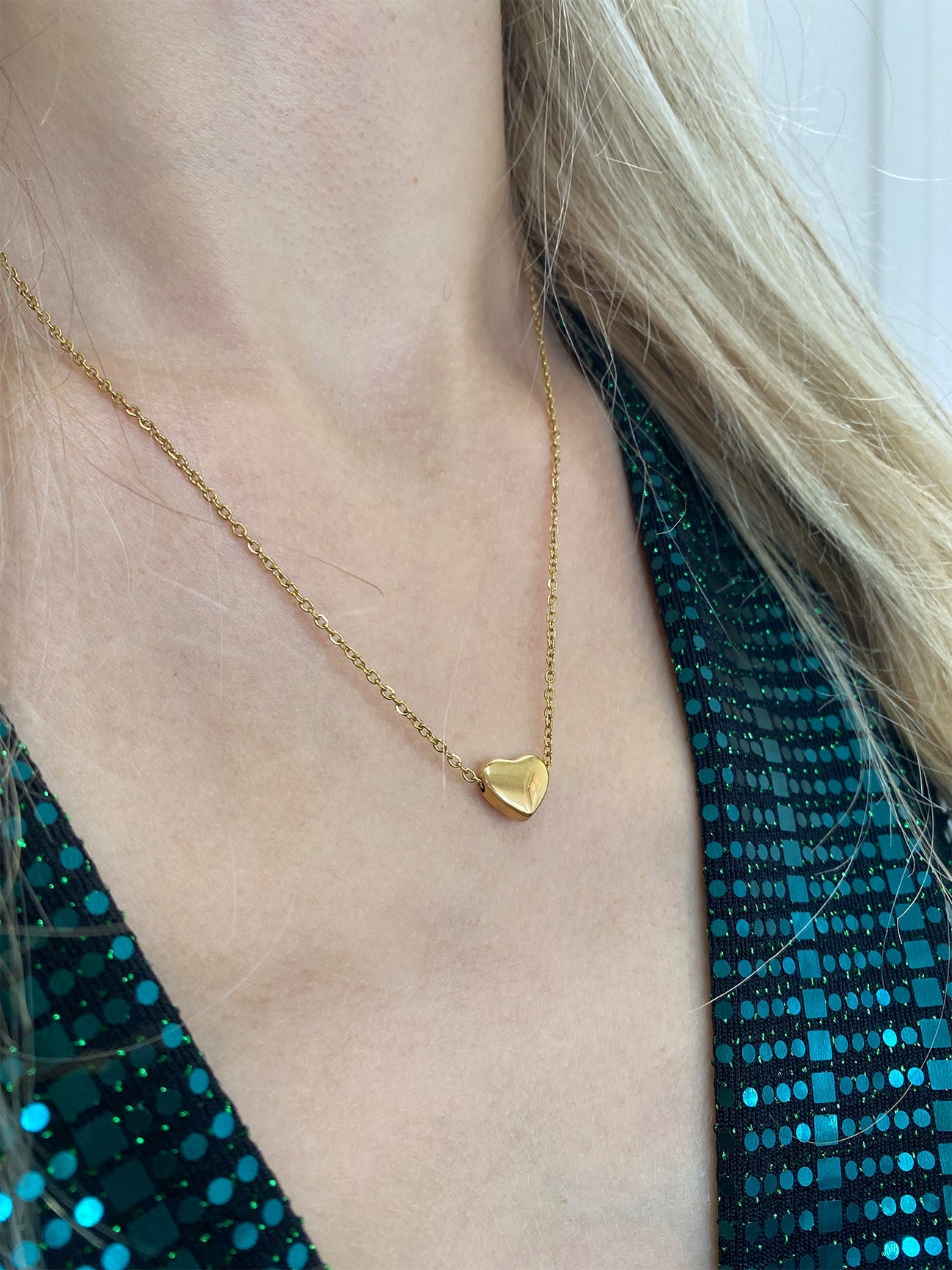 Small Heart Necklace In Gold JE400224
