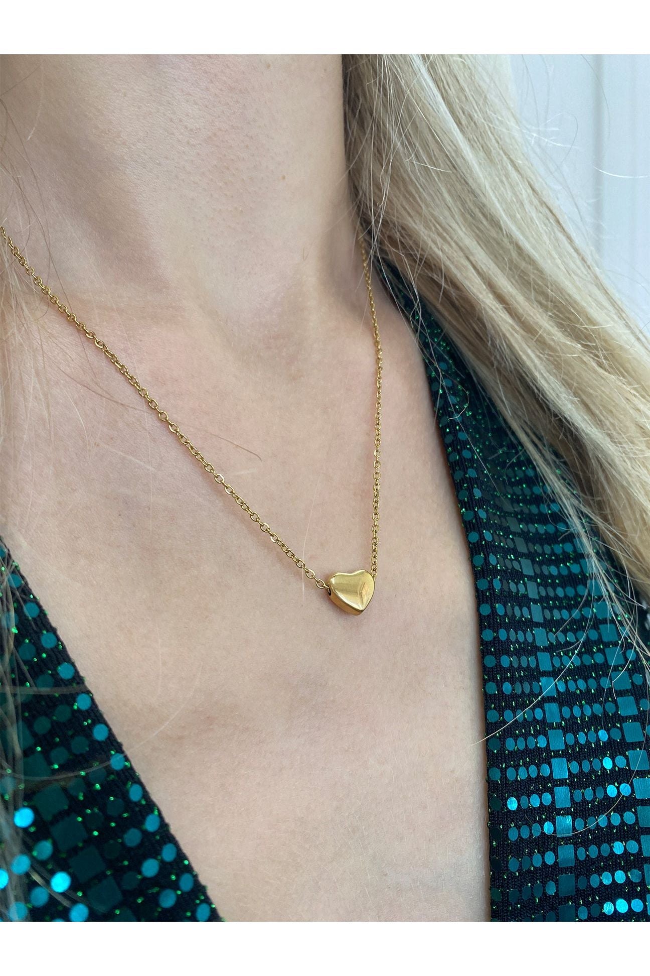 Small Heart Necklace In Gold JE400224