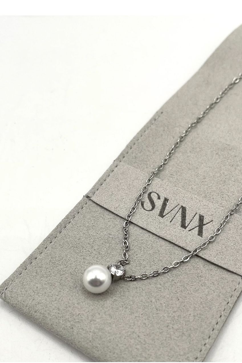 Large Pearl Diamante Necklace In Silver JE401121