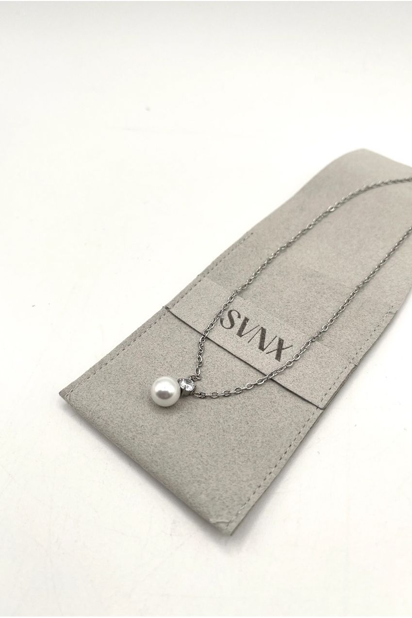 Large Pearl Diamante Necklace In Silver JE401121