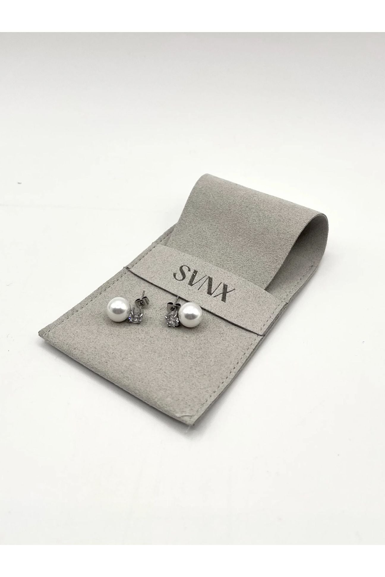 Pearl Diamante Earrings In Silver JE401221