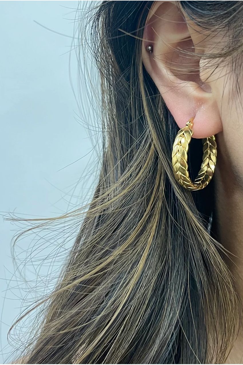 Braided Hoop Earrings In Gold JE402324