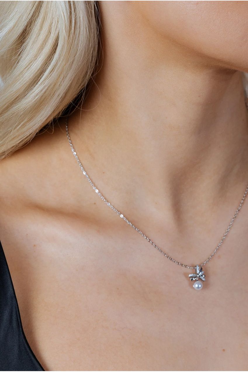 Dainty Bow Pearl Pendant Necklace JE402621