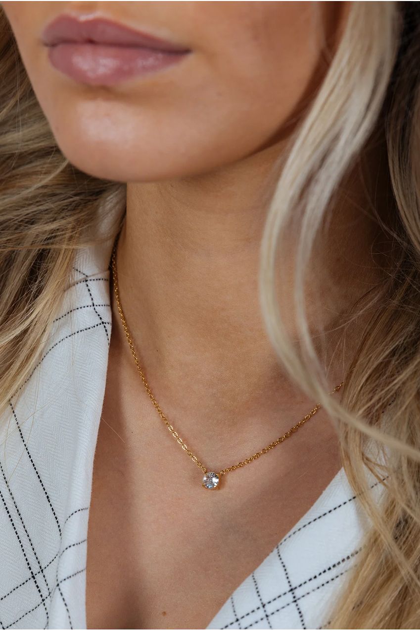 Dainty Crystal Necklace - Gift Boxed JE403724