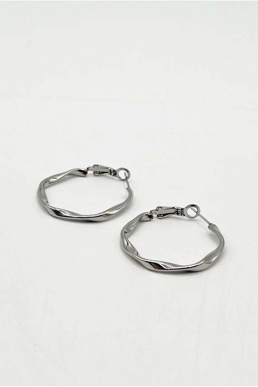 Twist Hoops In Silver - Pouch Included JE404221