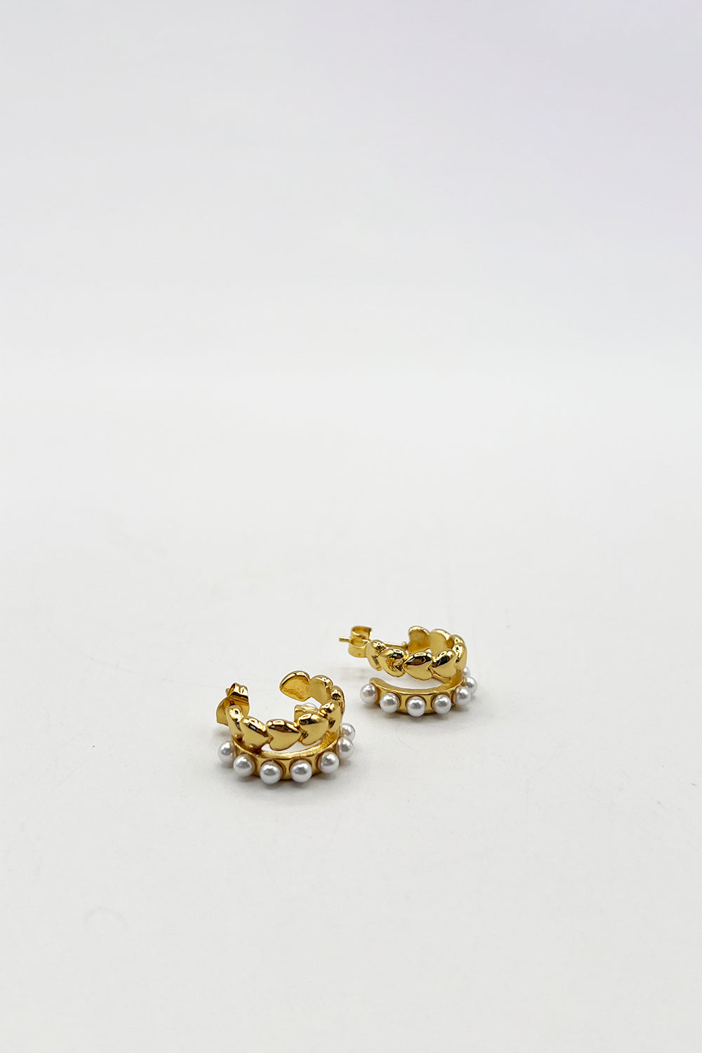 Heart Pearl Cuff Earrings JE404724