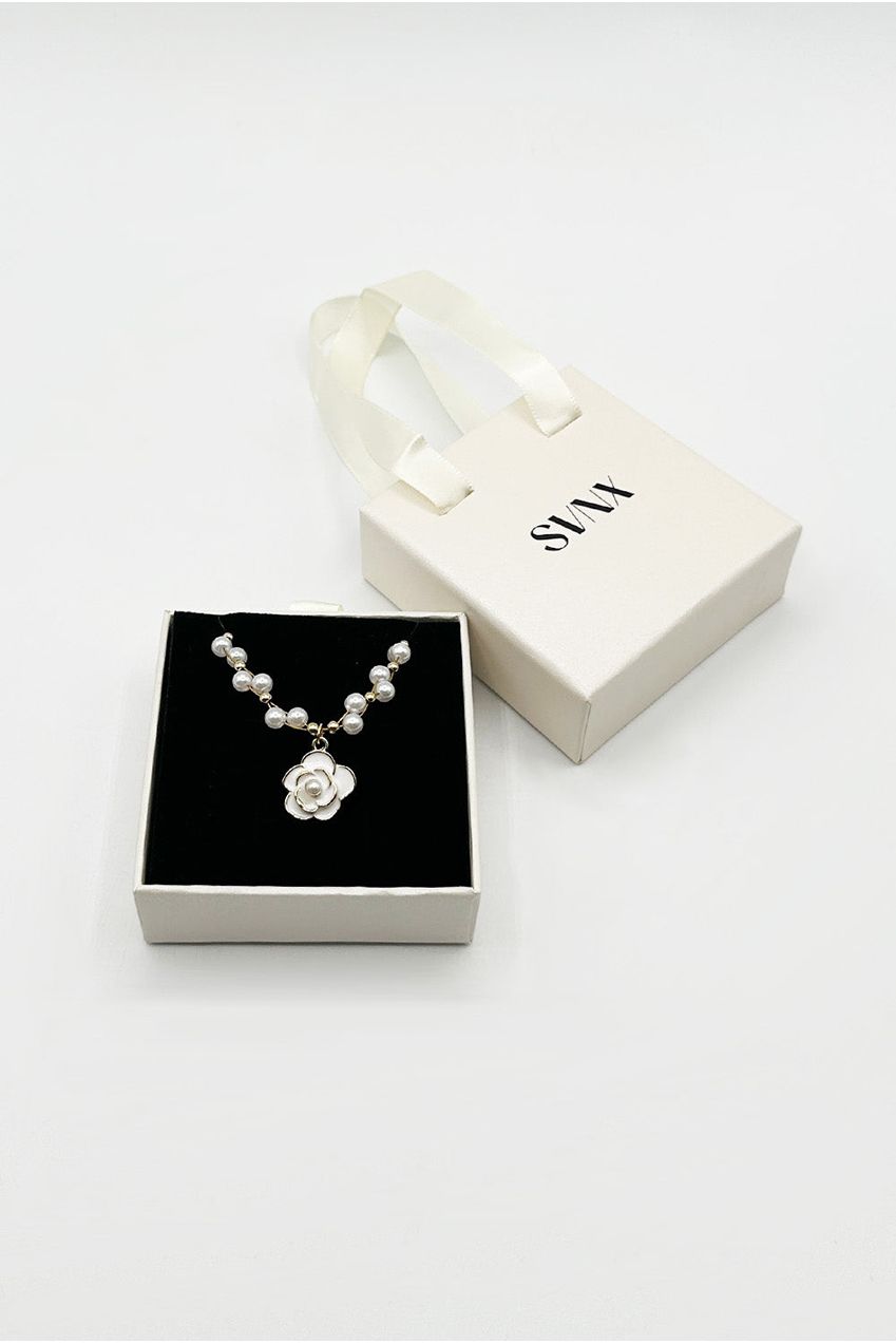 Pearl Chain Necklace With Camellia Pendant - Gift Boxed JE406607