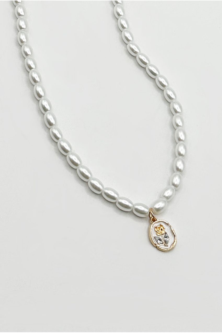 Pearl Chain Necklace With Gold Flower Pendant - Gift Boxed JE406707