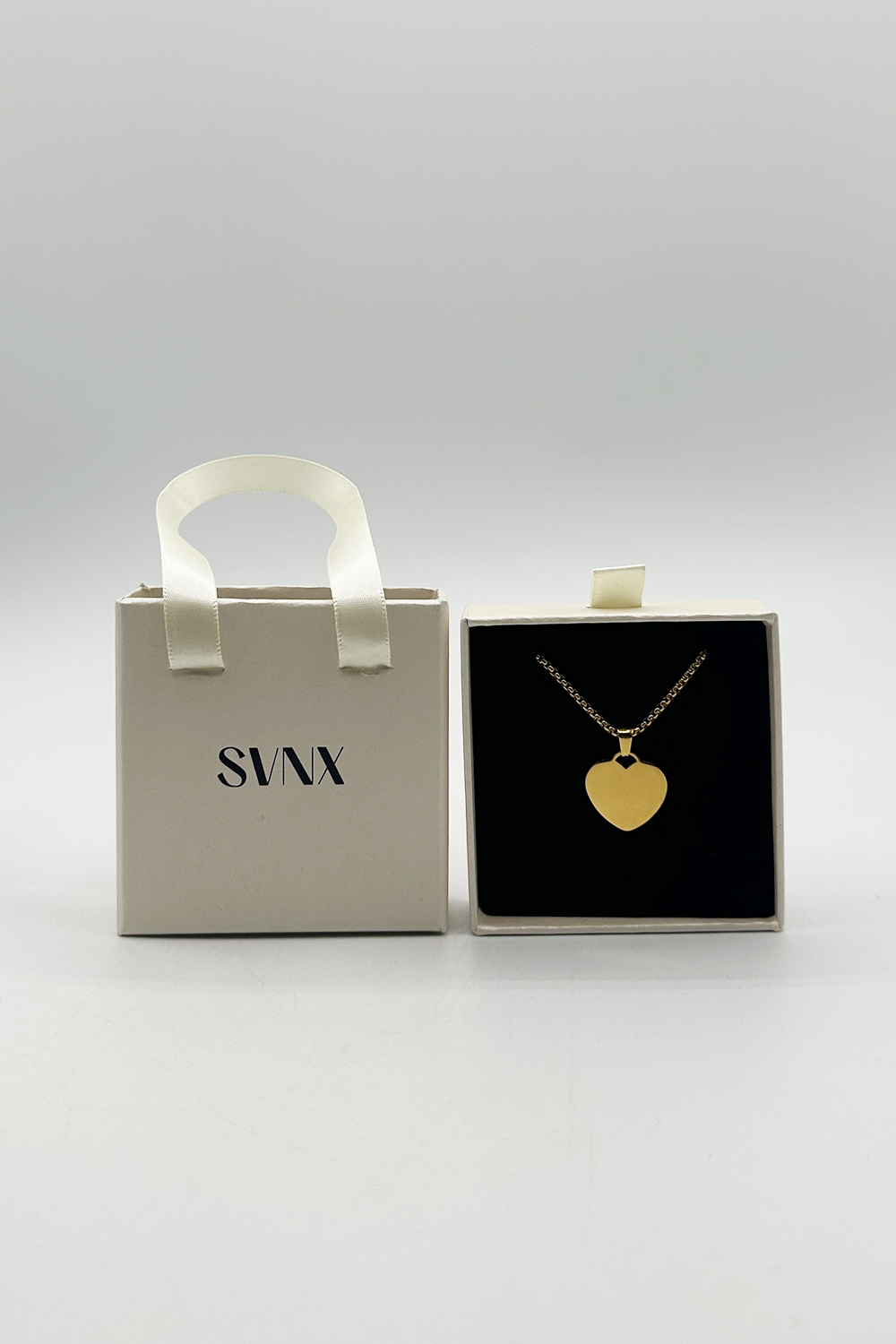 Heart Shape Pendant Necklace In Gold - Gift Boxed JE410124