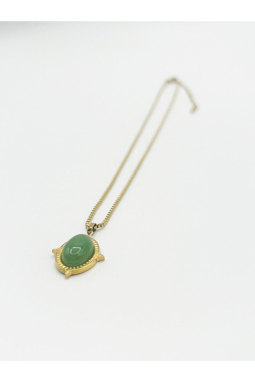 Green Stone Pendant Necklace - Gift Boxed JE410817