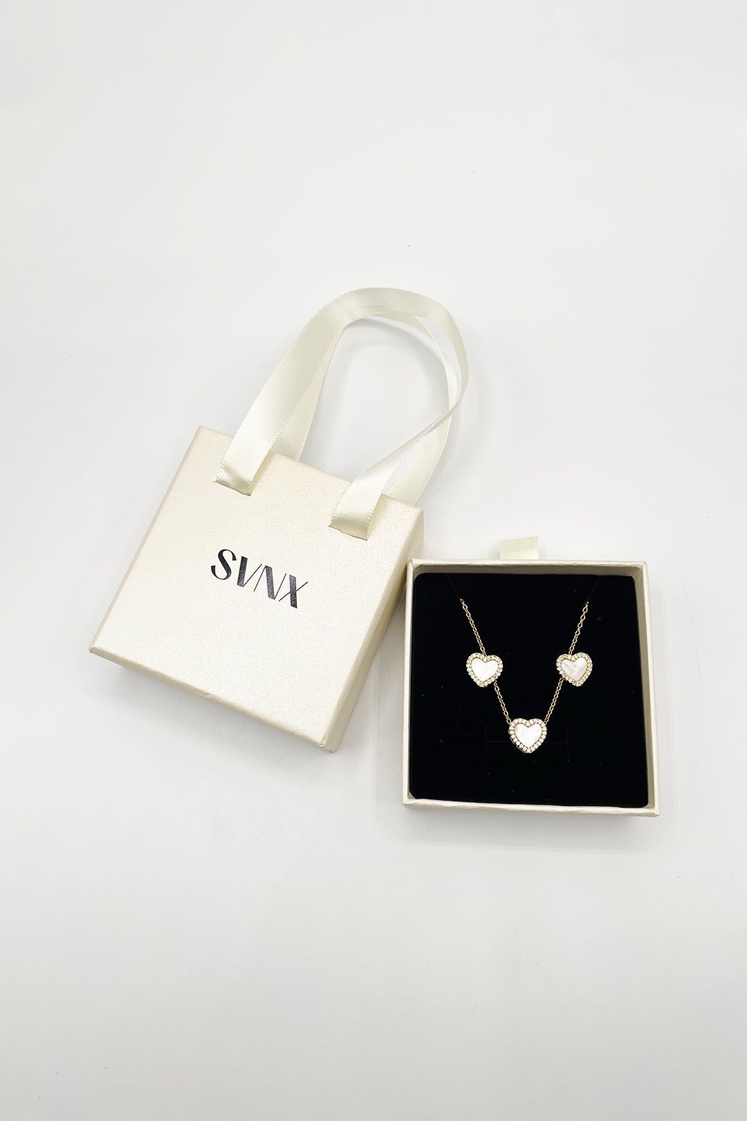 Diamante & Seashell Heart Necklace & Earrings Set In Gold - Gift Boxed JE411124