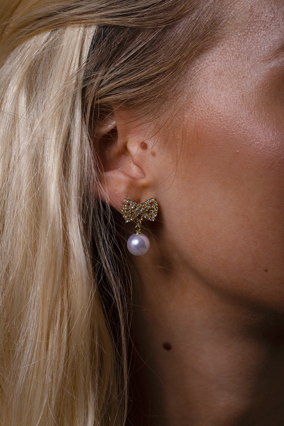 Diamante Bow Pearl Drop Earrings - Gift Boxed JE411424