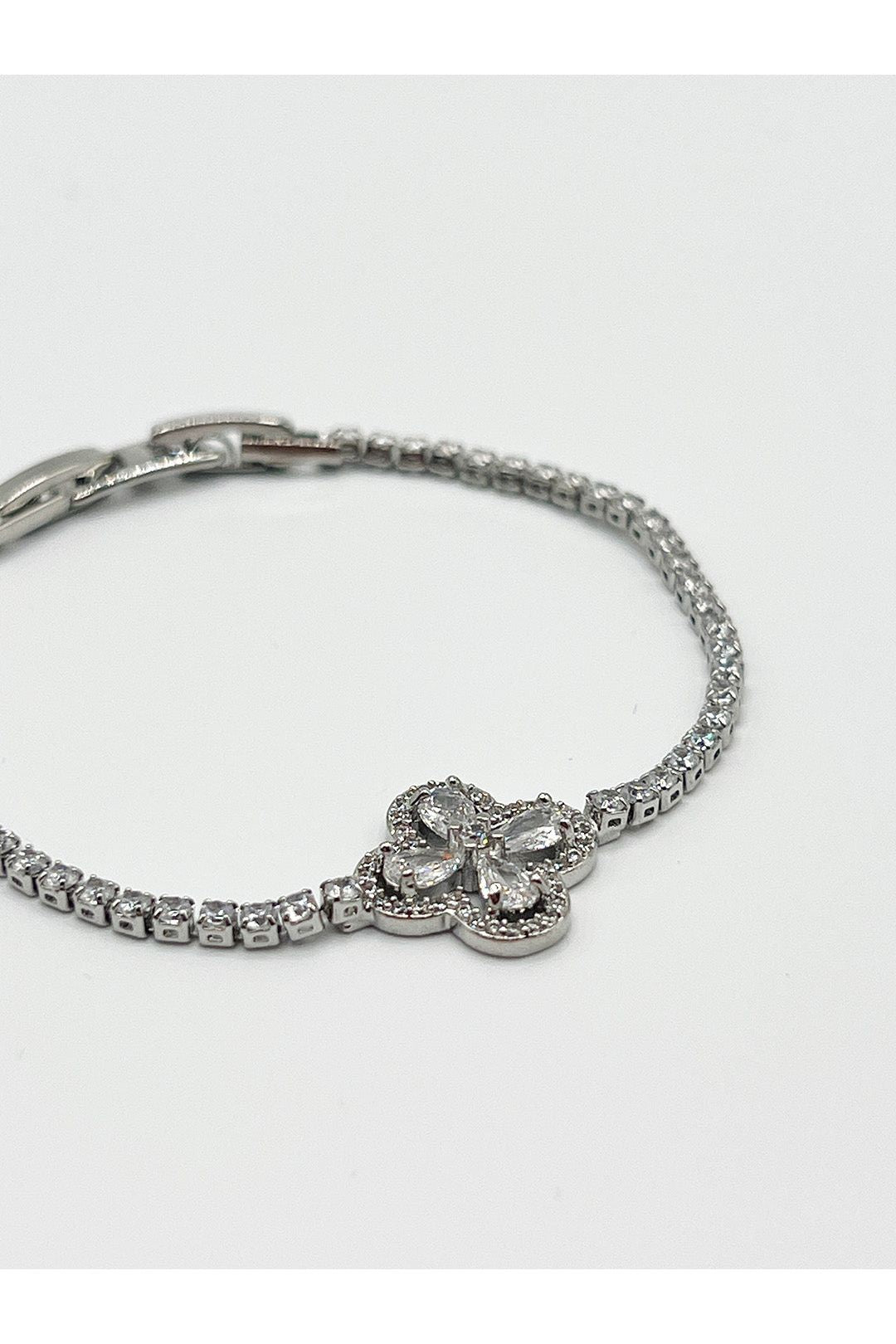 Clover Diamante Bracelet In Silver - Gift Boxed JE411921