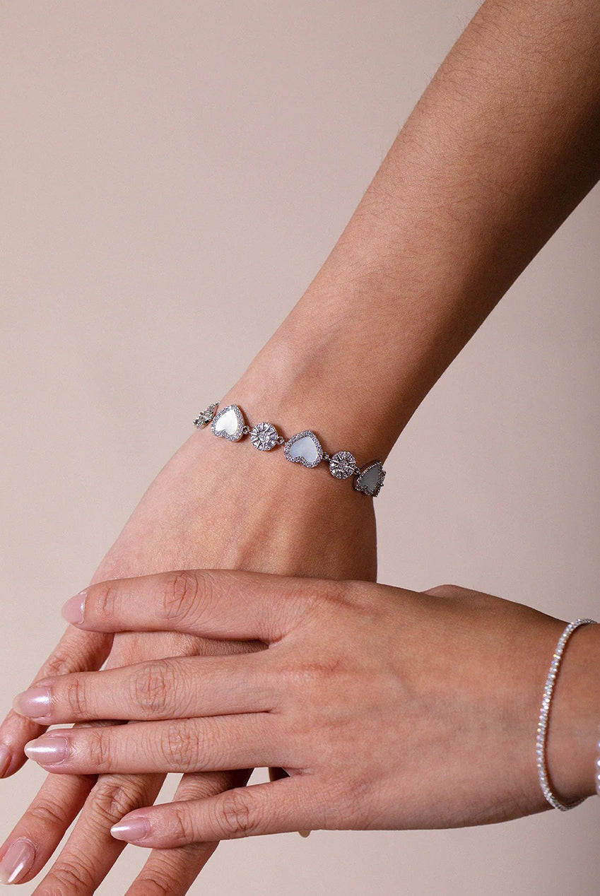 Heart Diamante Bracelet In Silver With Gift Box JE412921