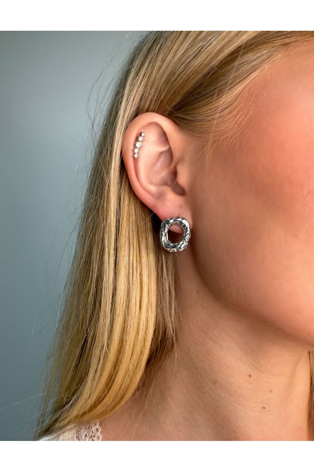 Textured Oblong Earring In Silver LEN292S