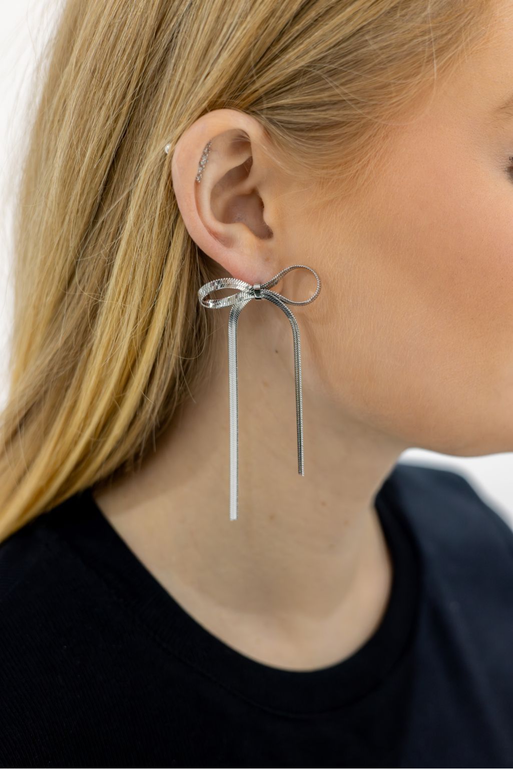 Flat Chain Bow Earring In Silver LEN410S