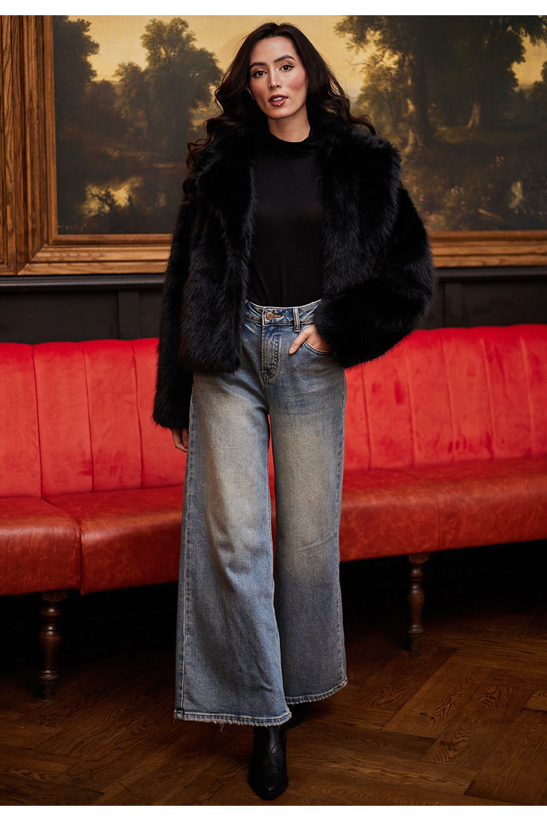 Faux Fur Short Coat In Black M036321