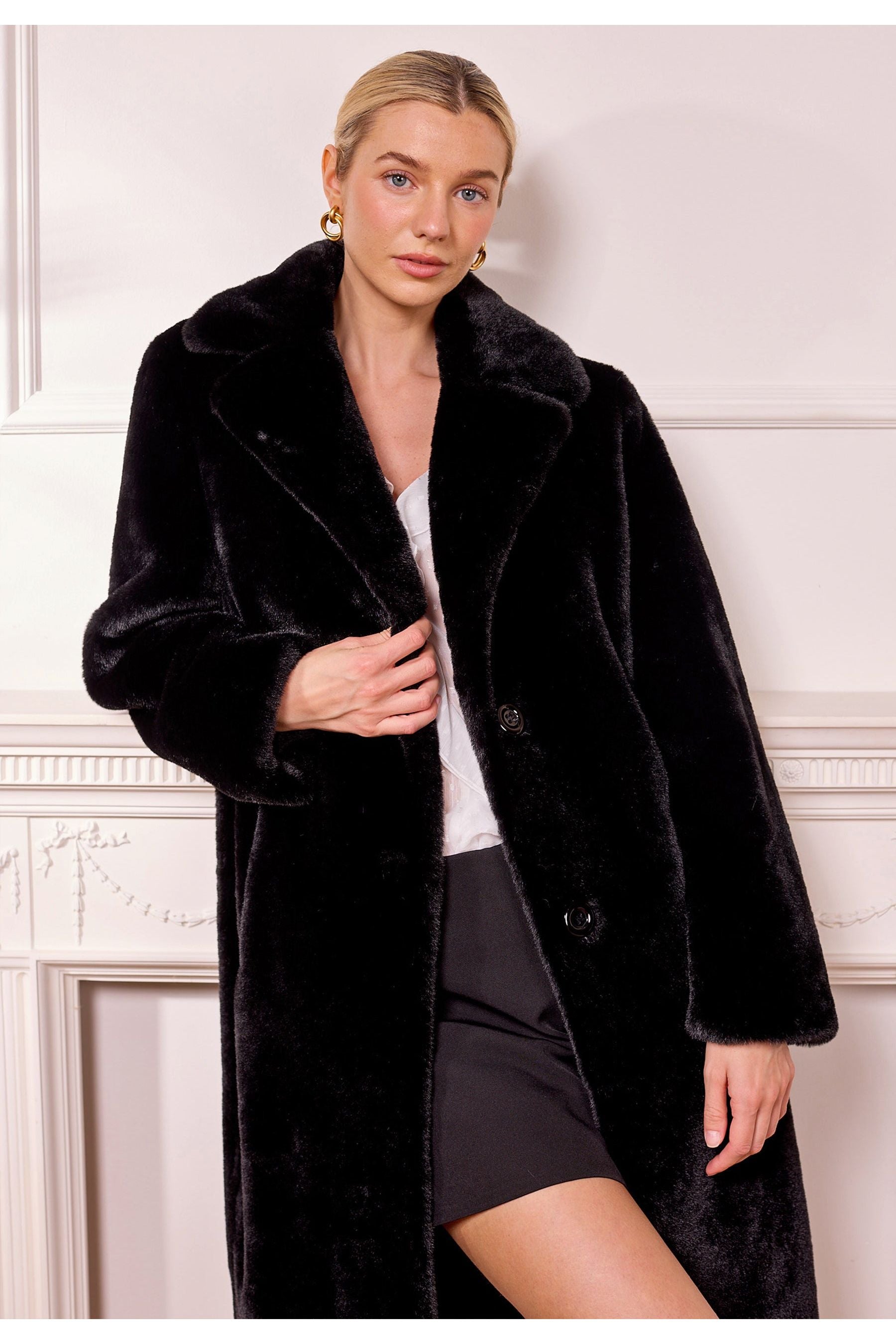 Faux Fur Coat In Black M039051