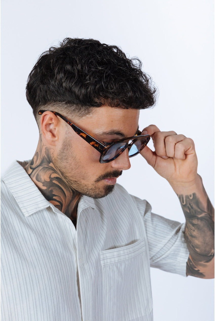 Tortoiseshell Navigator Sunglasses With Blue Lenses SG2500320