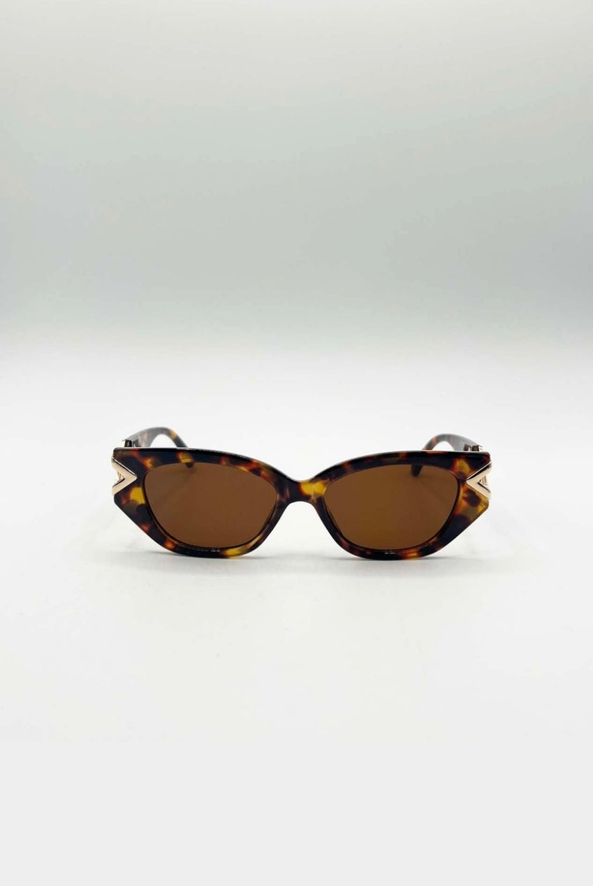 Cat-Eye Sunglasses With Side Detail In Tortoiseshell SG2500705