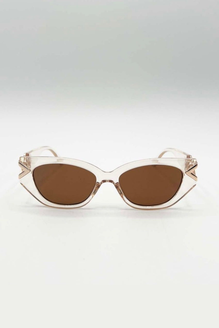 Cat-Eye Sunglasses With Side Detail In Clear Beige SG2500728