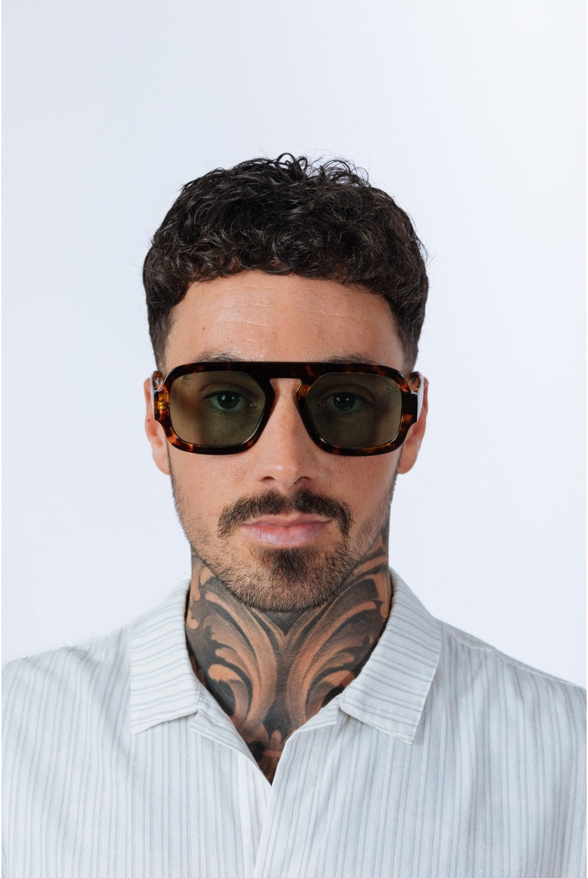 Retro Navigator Sunglasses In Green Brown Tortoiseshell SG2501317
