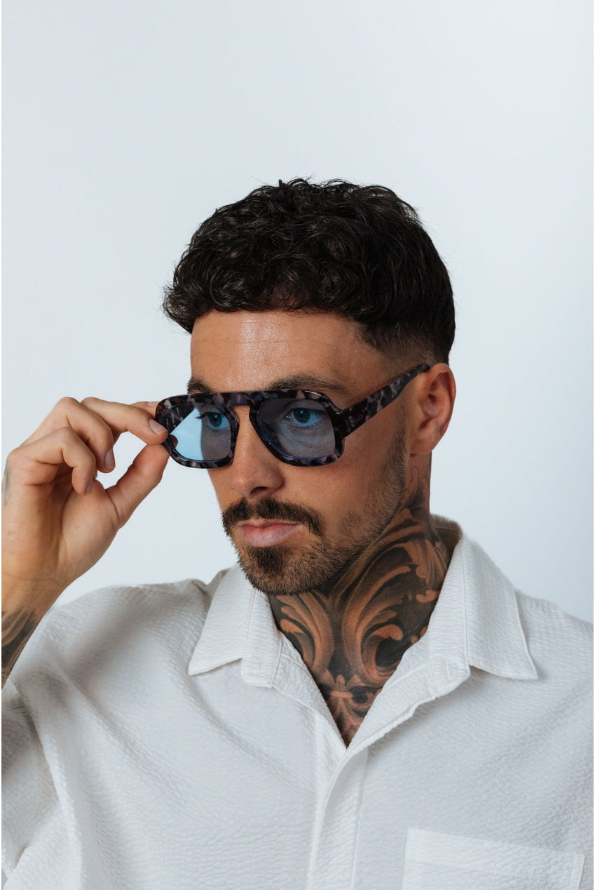 Tortoise Retro Navigator Sunglasses In Grey Blue SG2501320