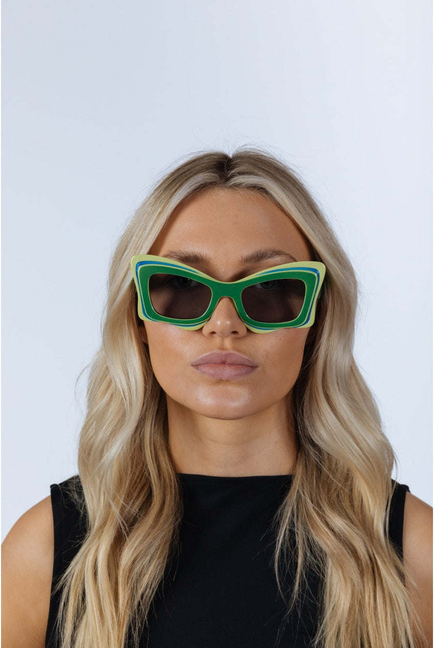 Bold Butterfly Cat-Eye Sunglasses Green Lime SG2501417