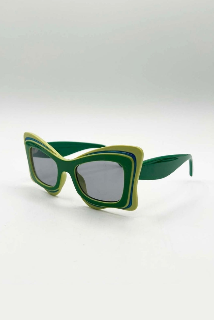 Bold Butterfly Cat-Eye Sunglasses Green Lime SG2501417