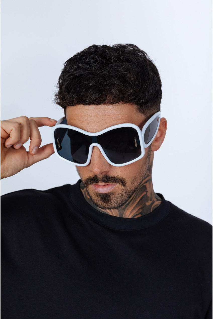 Square Oversized Mask Sunglasses In White Black SG2501507