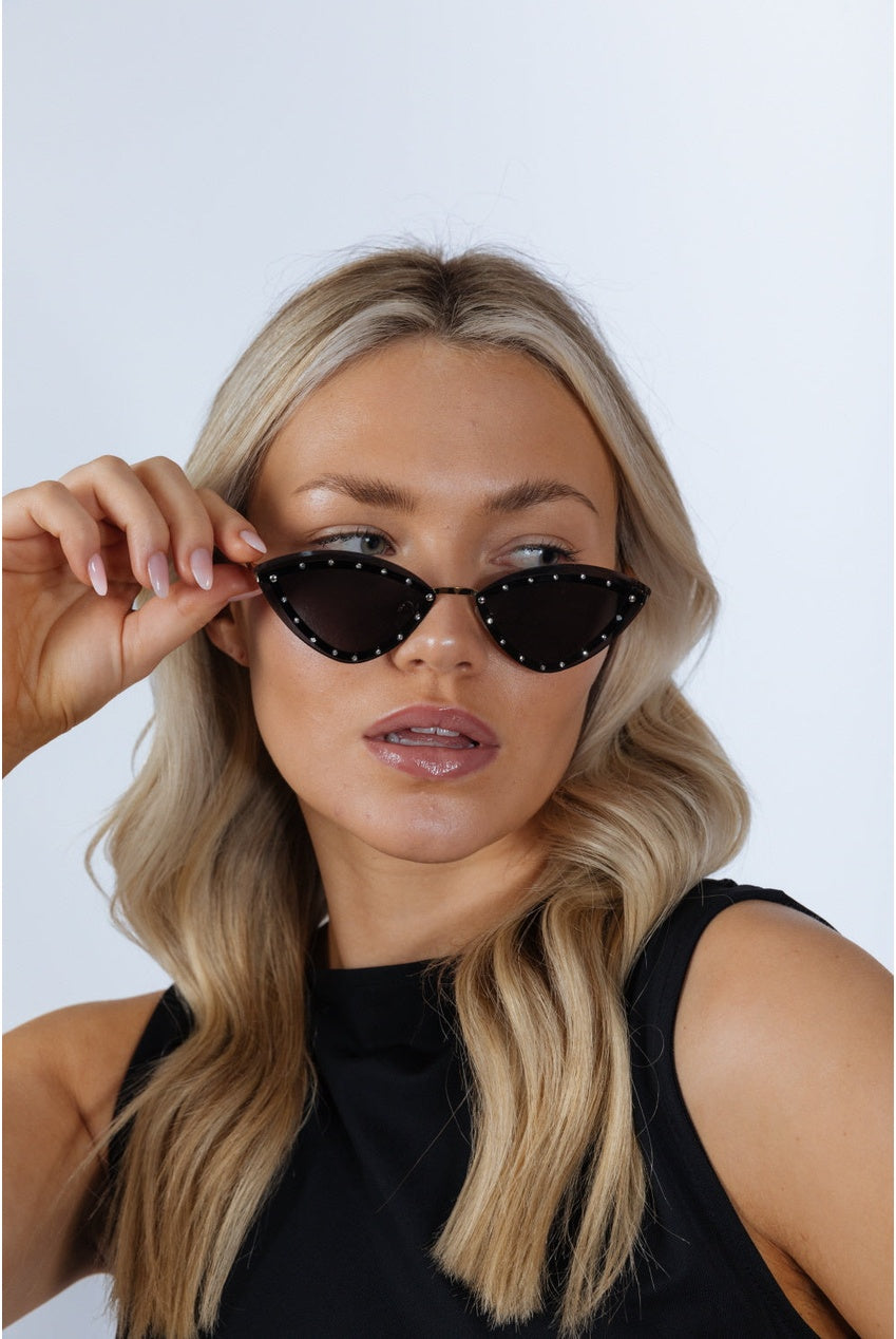 Diamante Cat-Eye Sunglasses In Black SG2501902