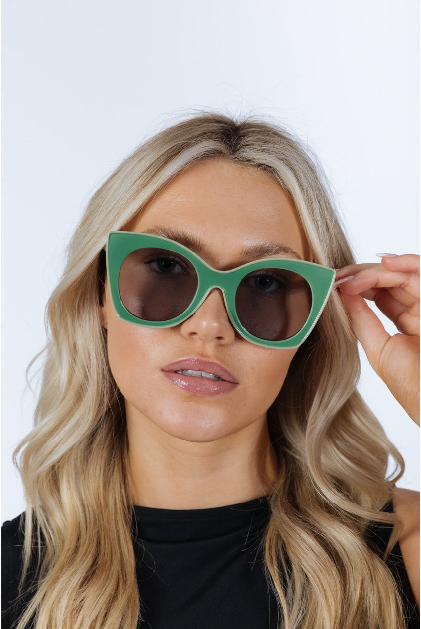 Oversized Round Cat-Eye Sunglasses In Green SG2502217