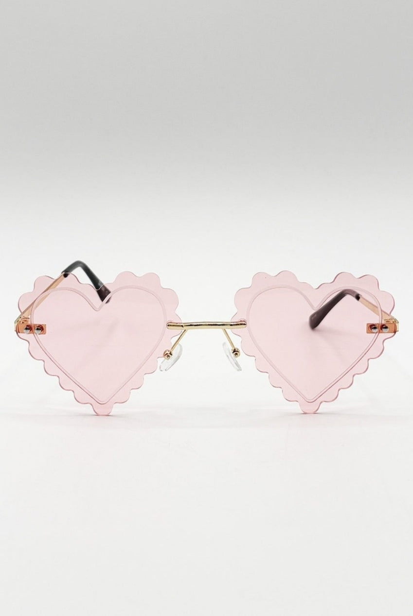 Scallop Heart Sunglasses In Pink SG2502409