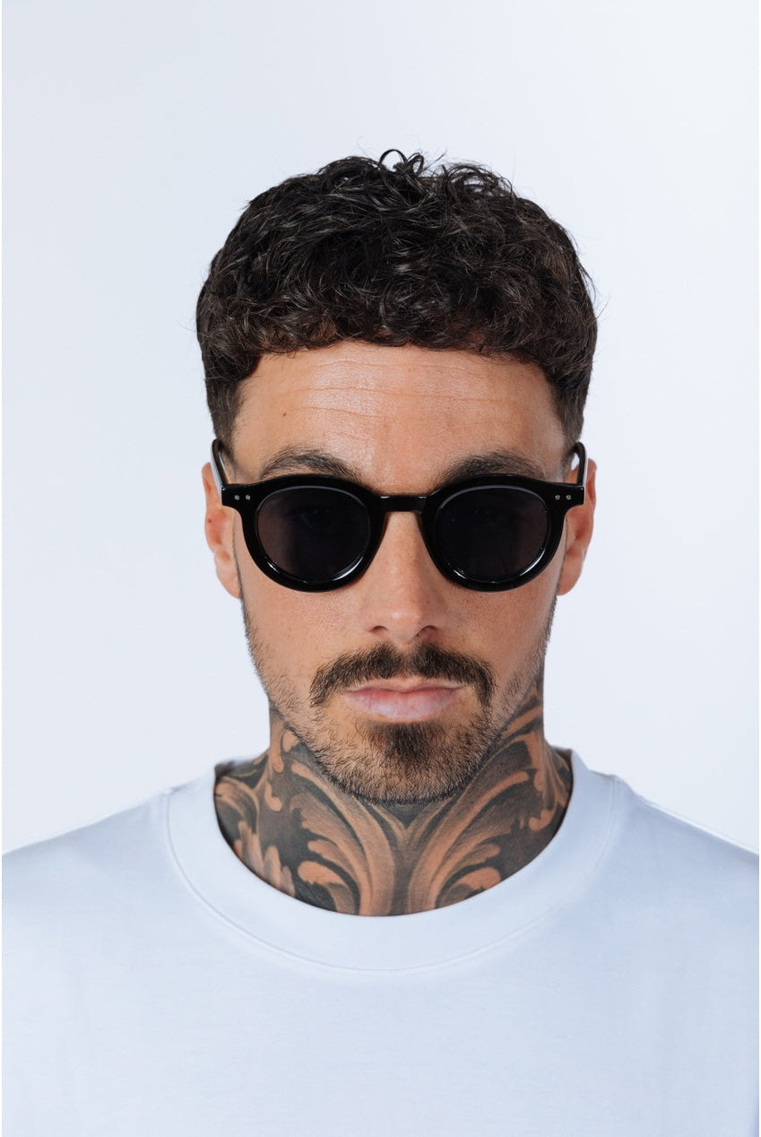 Bold Rounded Sunglasses In Black SG2502702