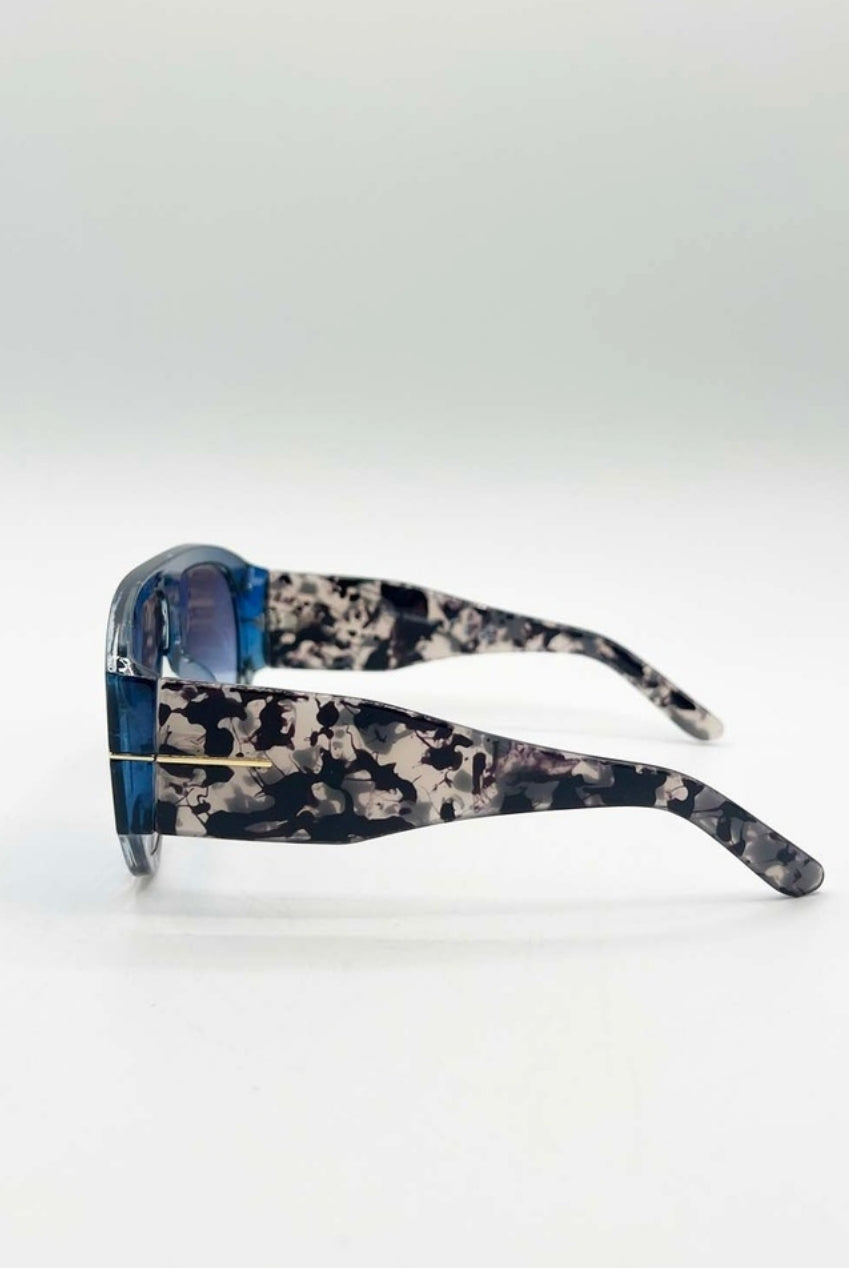 Oversized Rounded Sunglasses Blue Black SG2502901