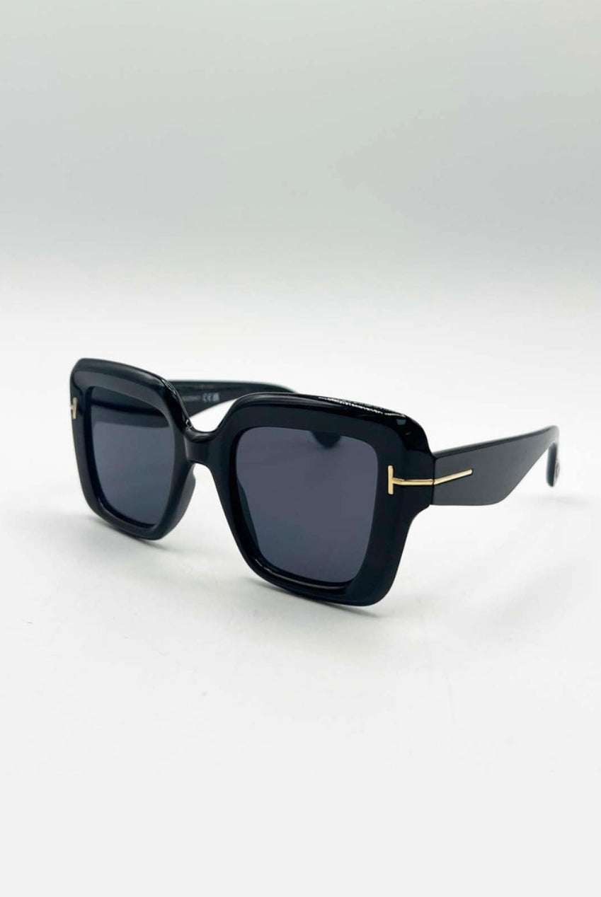 Bold Square Sunglasses In Black SG2503002