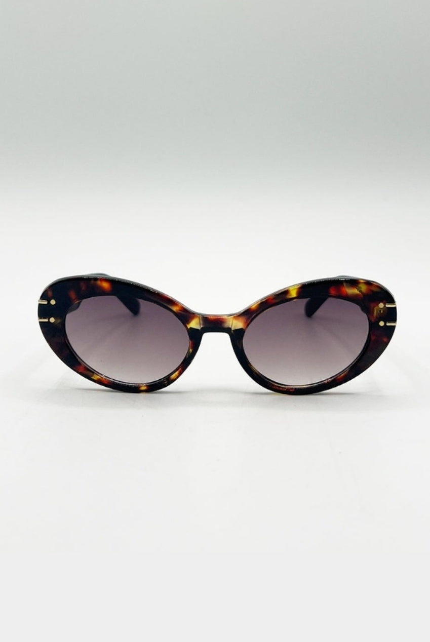 Oval Cat-Eye Sunglasses In Tortoise SG2510405
