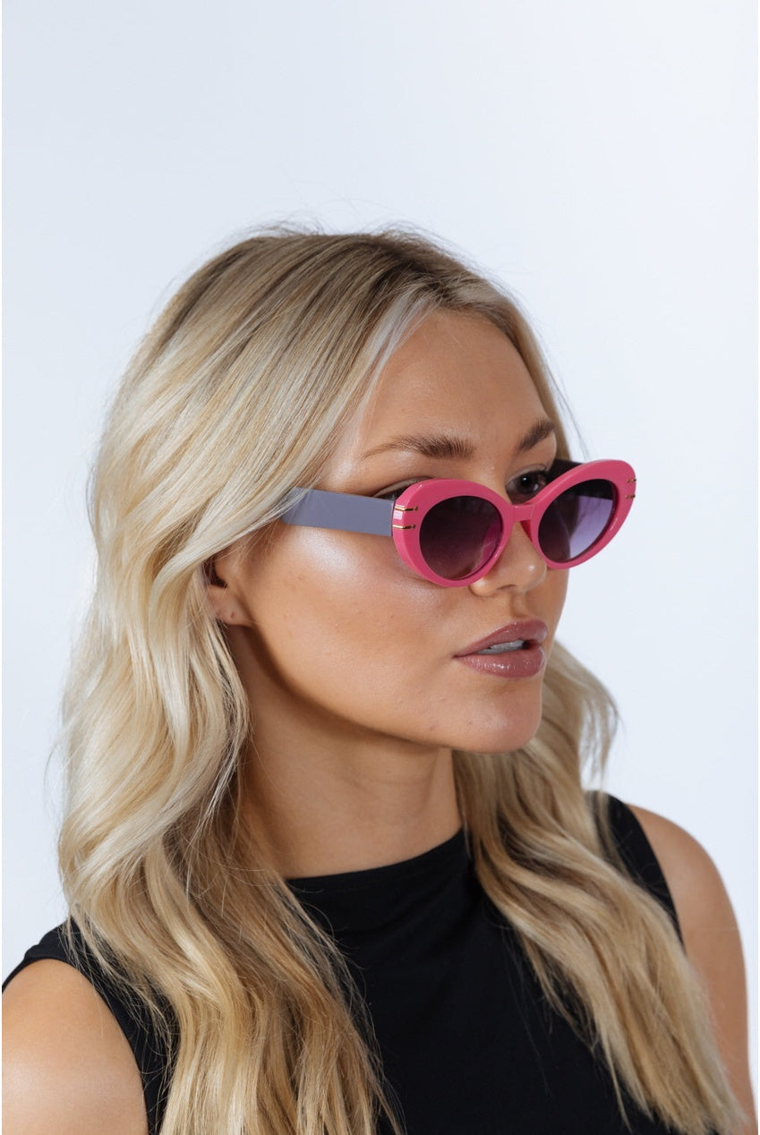 Oval Cat-Eye Sunglasses In Hot Pink SG2510409