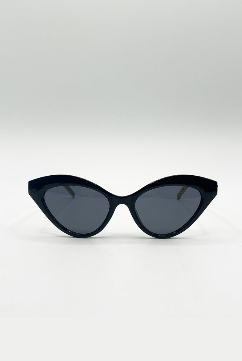 Cat-Eye Sunglasses In Black SG2510502