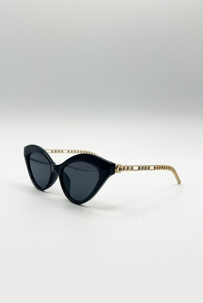 Cat-Eye Sunglasses In Black SG2510502