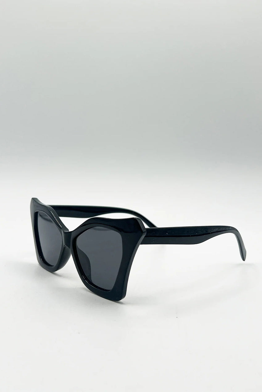 Oversized Cat-Eye Sunglasses In Black SG2510802