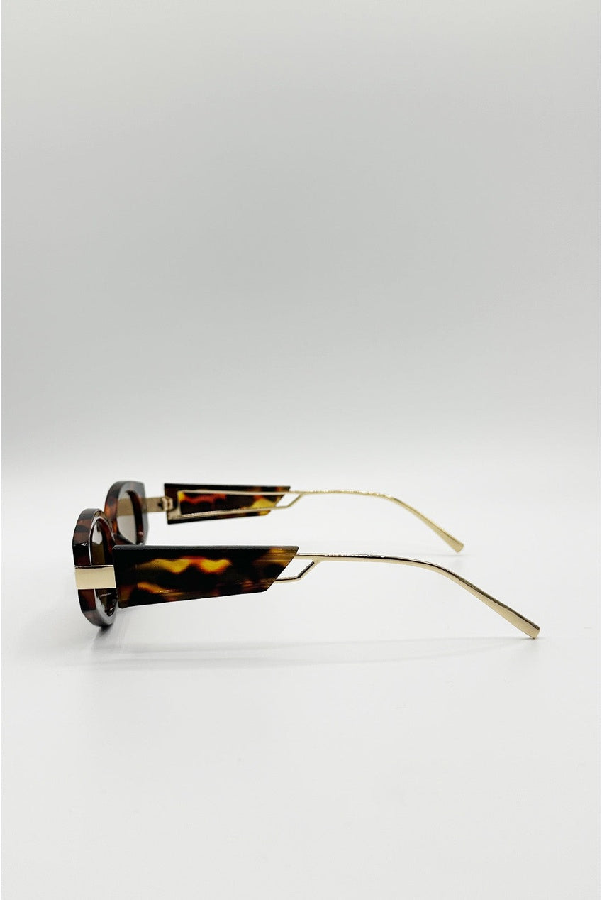 Oval Metal Detail Sunglasses In Tortoiseshell SG2600205