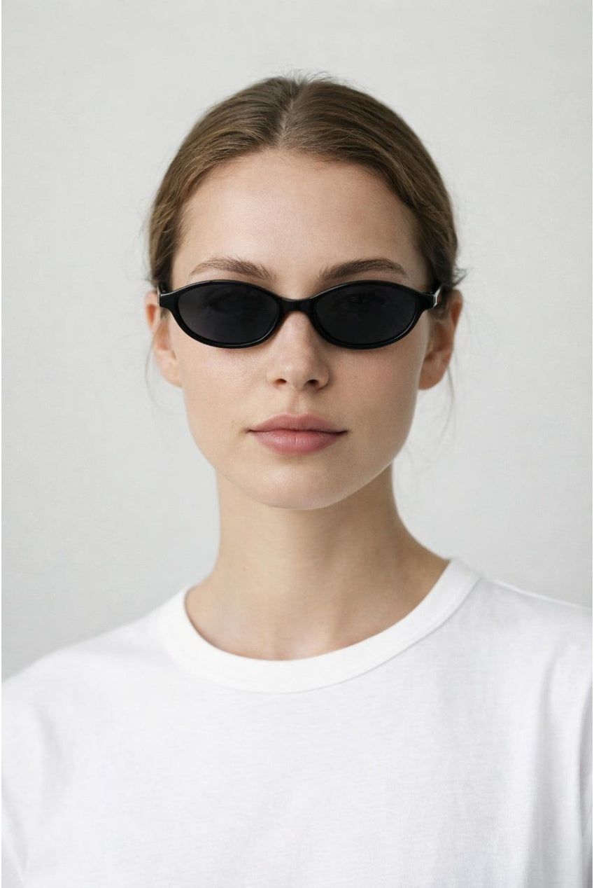 Oval Sunglasses In Black SG2600402