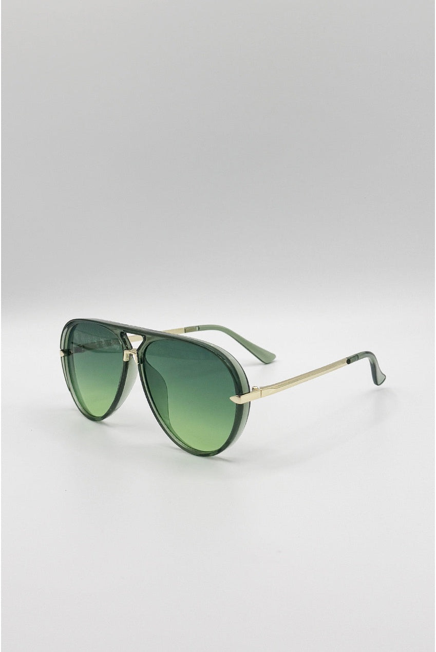 Bold Aviator Metal Arm Sunglasses In Green In Green SG2601617